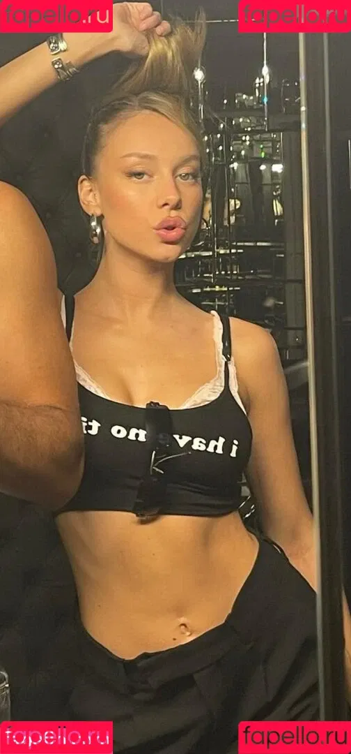 Ester Expósito / ester_exposito / esterexpositto Onlyfans Photo Gallery 
