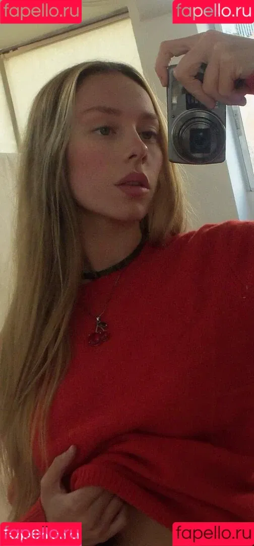 Ester Expósito / ester_exposito / esterexpositto Onlyfans Photo Gallery 