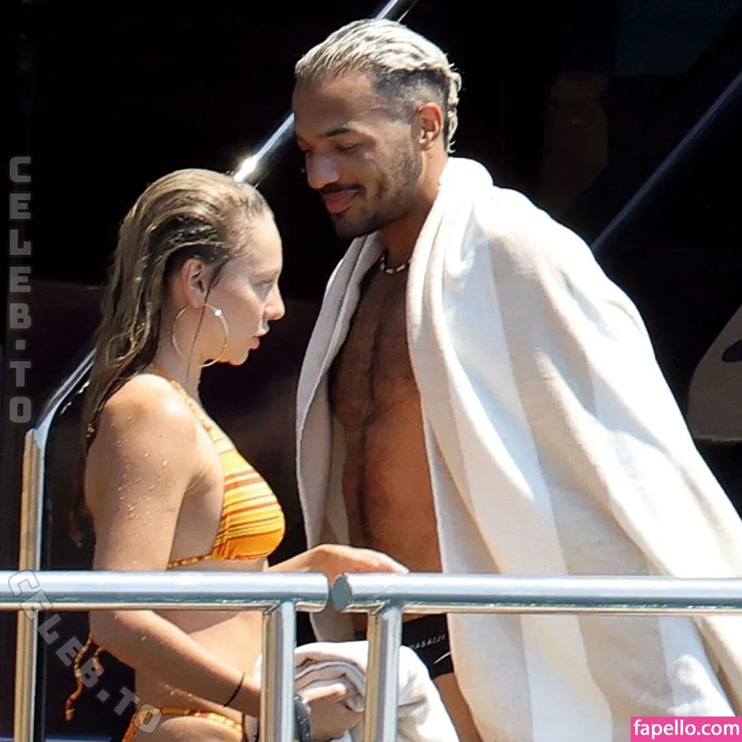 Ester Expósito / ester_exposito / esterexpositto Onlyfans Photo Gallery 