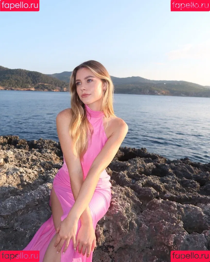 Emilia / Emilia Bte / emiliaofficial Onlyfans Photo Gallery 