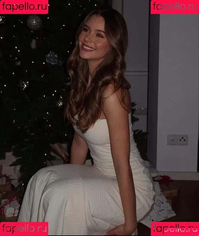Emilia / Emilia Bte / emiliaofficial Onlyfans Photo Gallery 