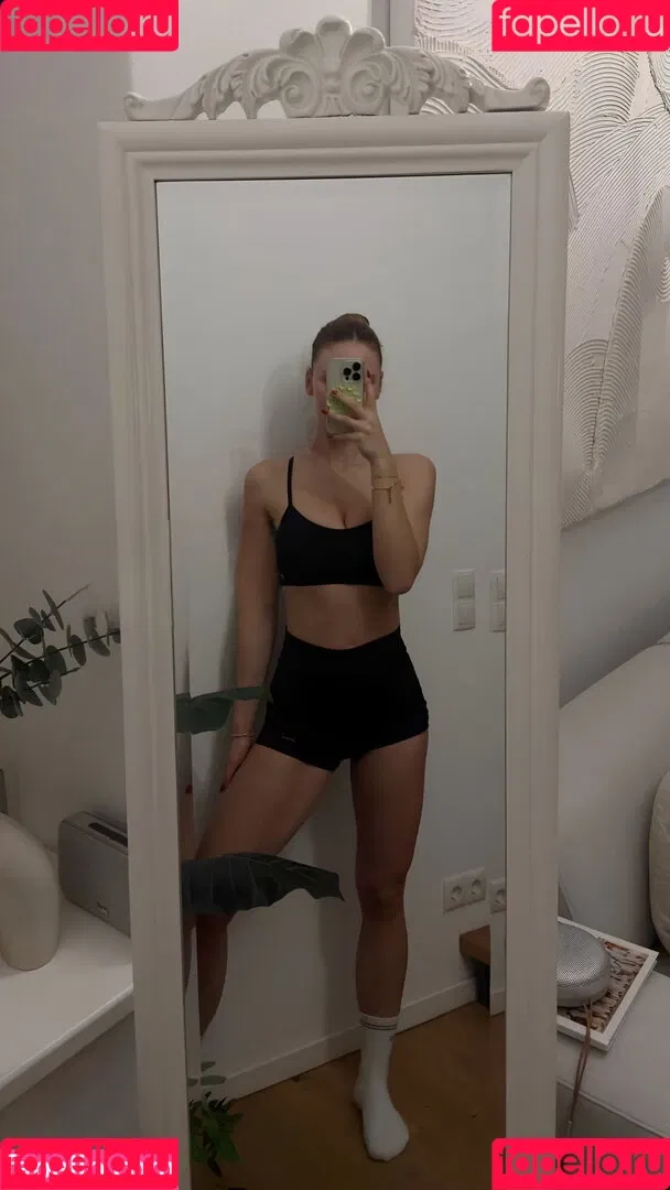 Emilia / Emilia Bte / emiliaofficial Onlyfans Photo Gallery 