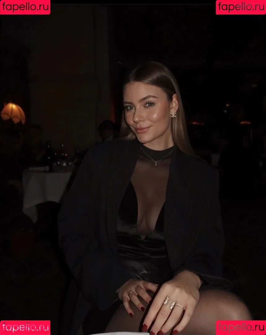 Emilia / Emilia Bte / emiliaofficial Onlyfans Photo Gallery 