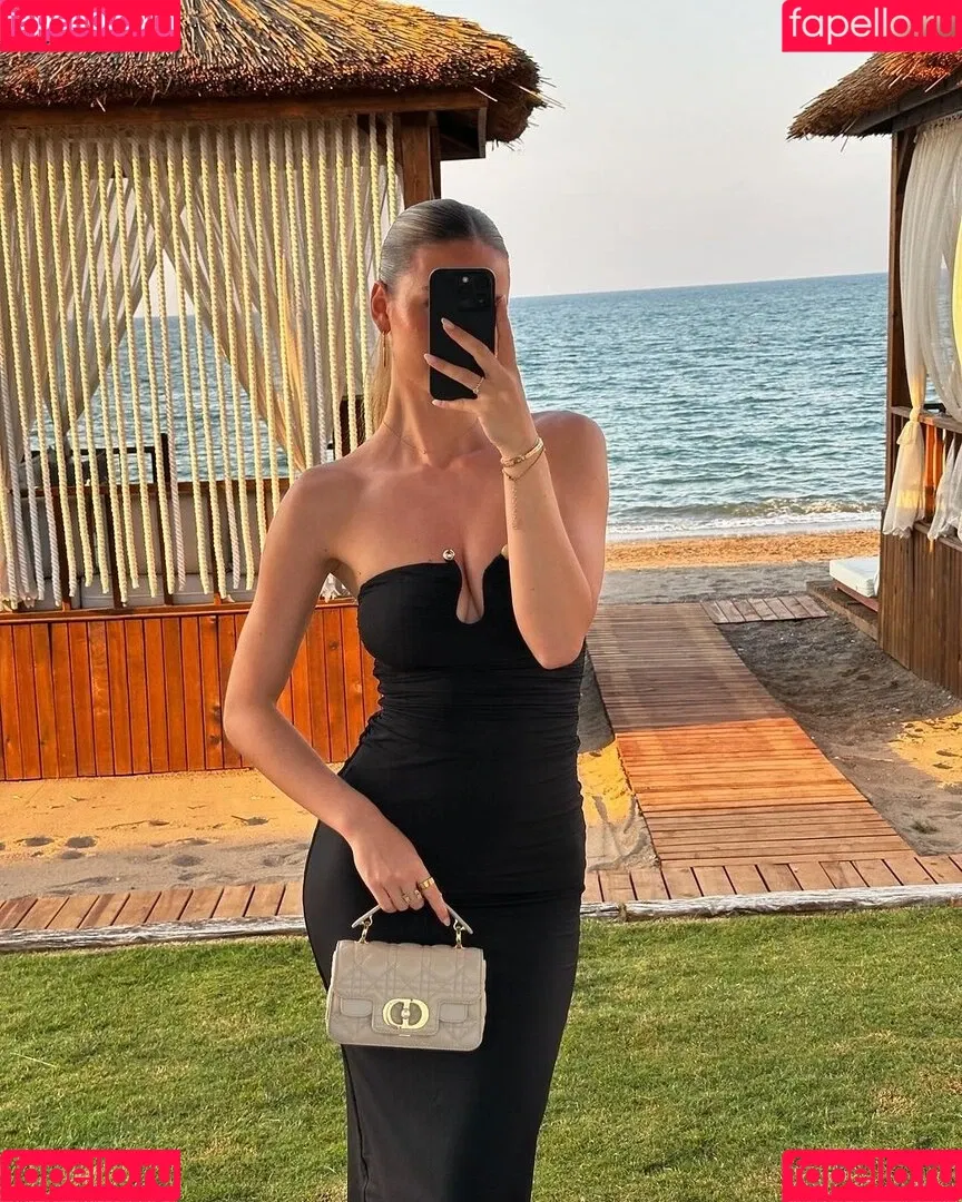 Emilia / Emilia Bte / emiliaofficial Onlyfans Photo Gallery 