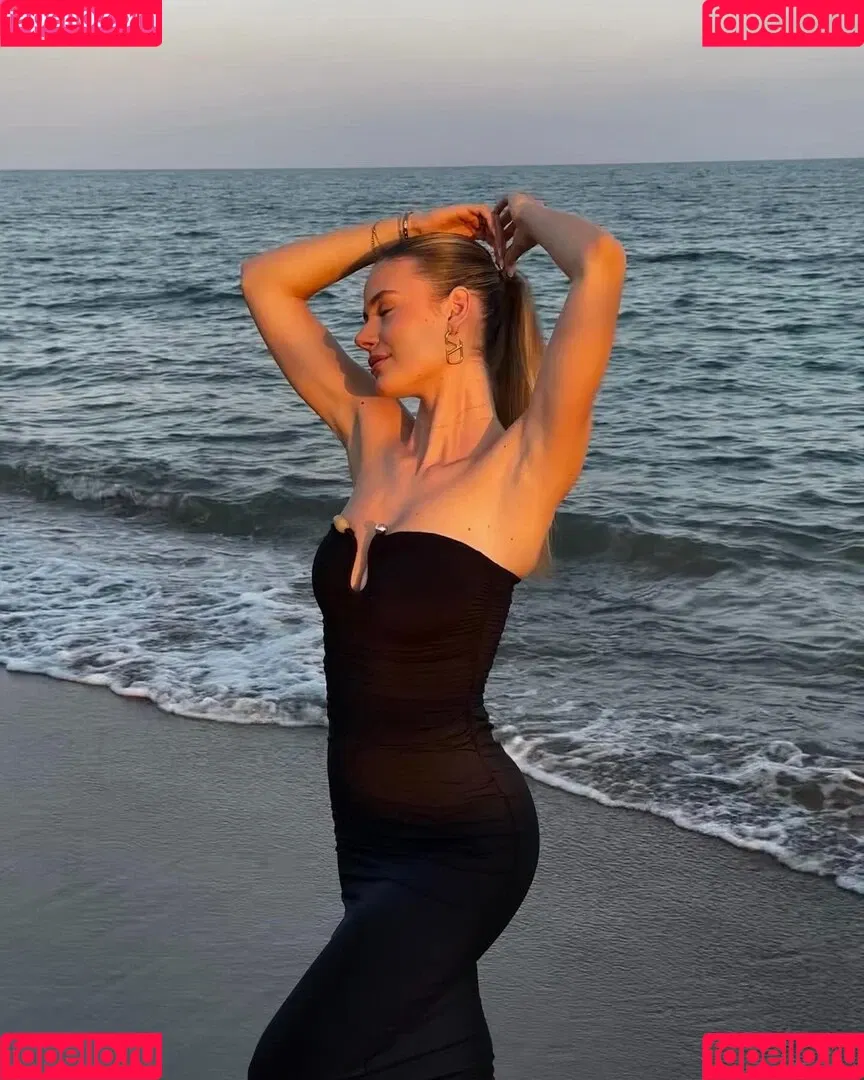 Emilia / Emilia Bte / emiliaofficial Onlyfans Photo Gallery 