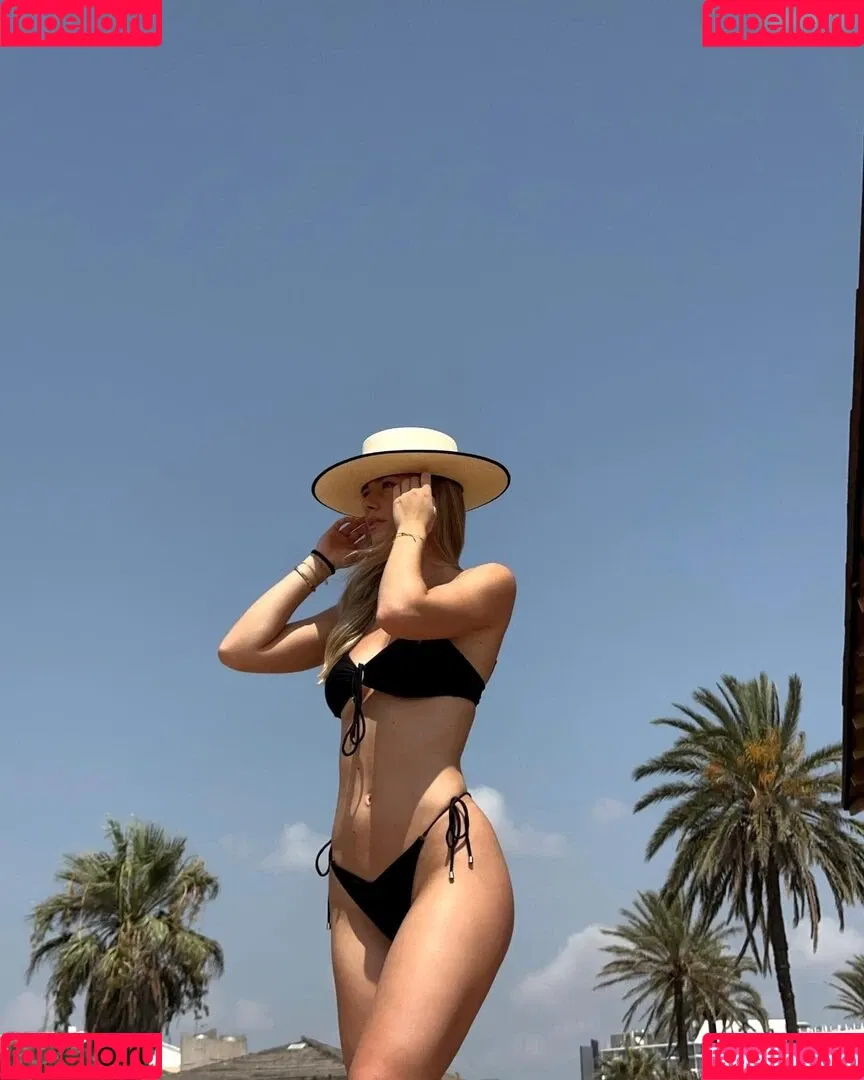 Emilia / Emilia Bte / emiliaofficial Onlyfans Photo Gallery 