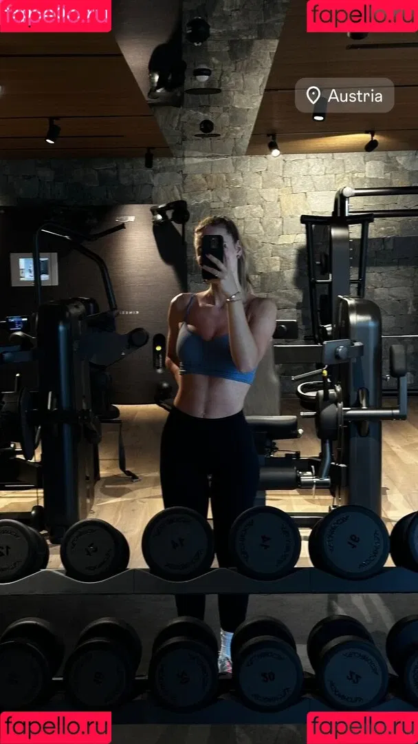 Emilia / Emilia Bte / emiliaofficial Onlyfans Photo Gallery 