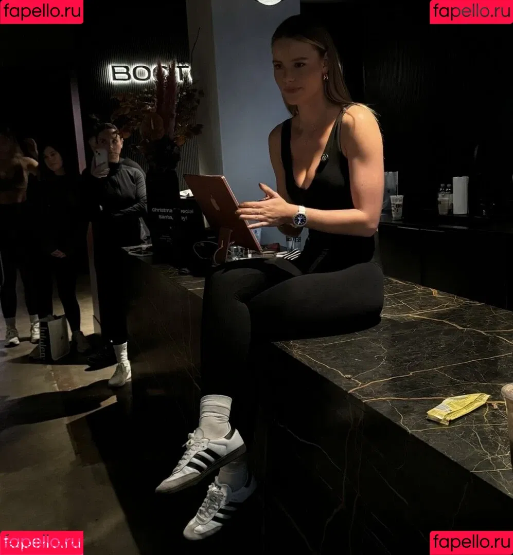 Emilia / Emilia Bte / emiliaofficial Onlyfans Photo Gallery 