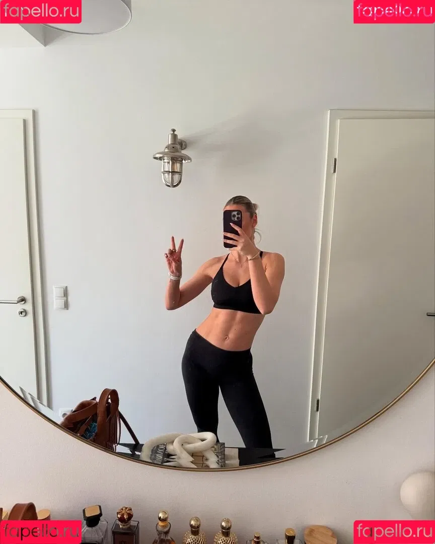 Emilia / Emilia Bte / emiliaofficial Onlyfans Photo Gallery 