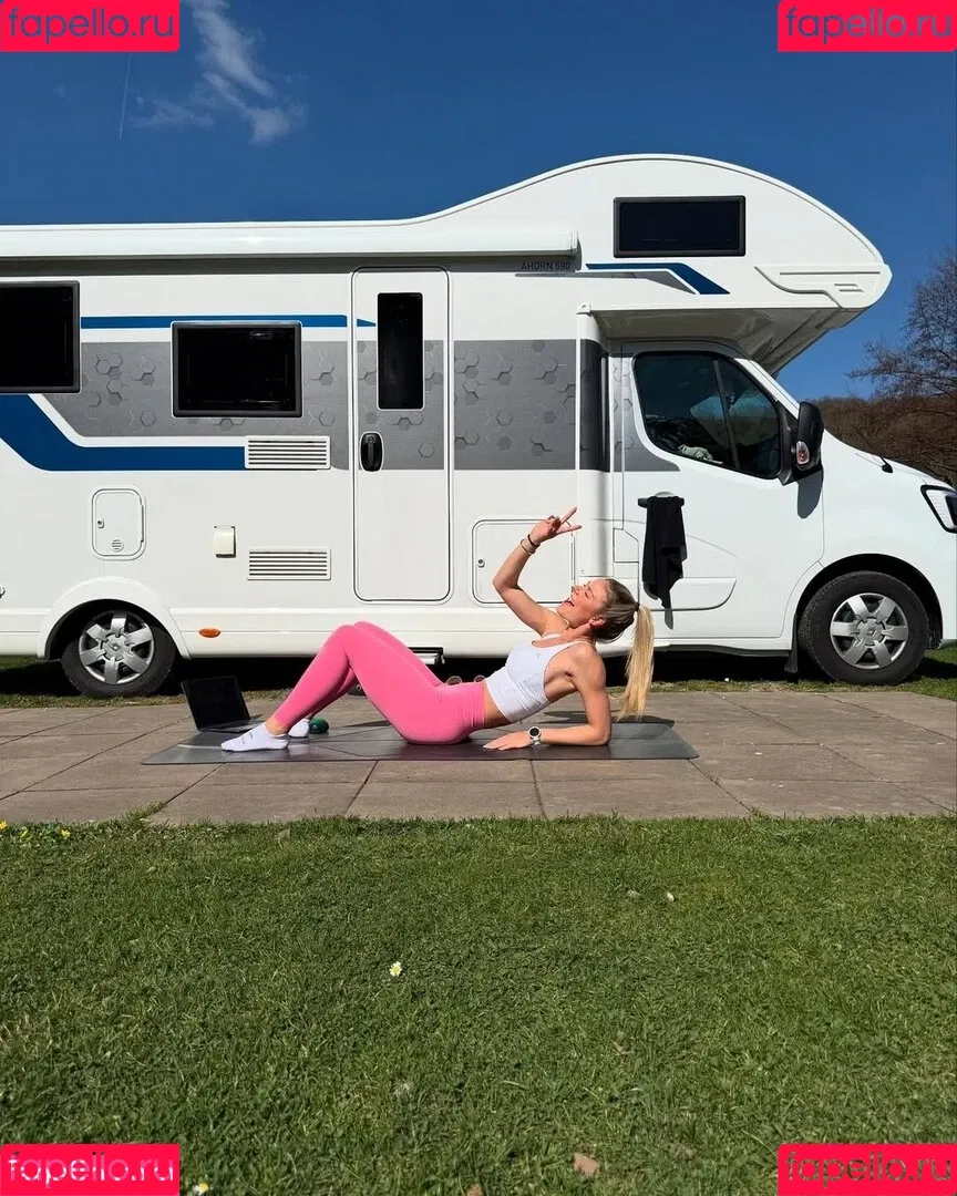 Emilia / Emilia Bte / emiliaofficial Onlyfans Photo Gallery 