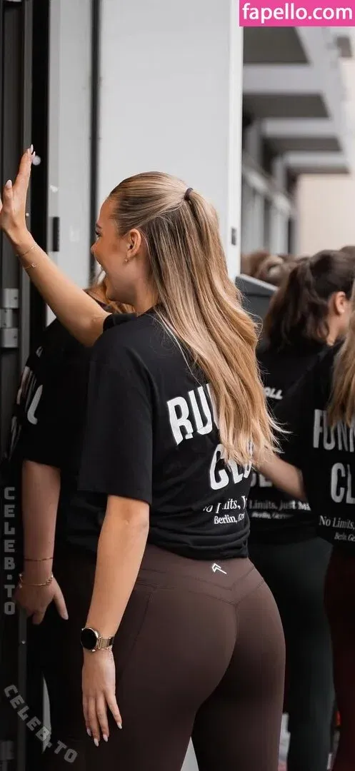 Emilia / Emilia Bte / emiliaofficial Onlyfans Photo Gallery 