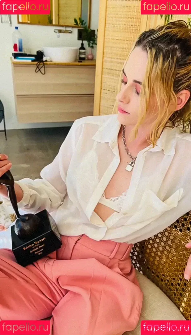 Kristen Stewart / kristenstewart / kristenstewartx Onlyfans Photo Gallery 