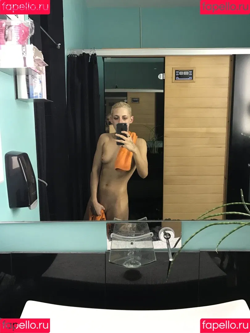 Kristen Stewart / kristenstewart / kristenstewartx Onlyfans Photo Gallery 
