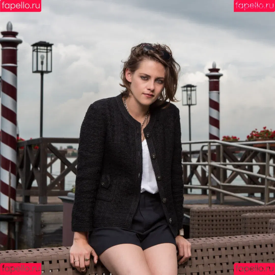 Kristen Stewart / kristenstewart / kristenstewartx Onlyfans Photo Gallery 