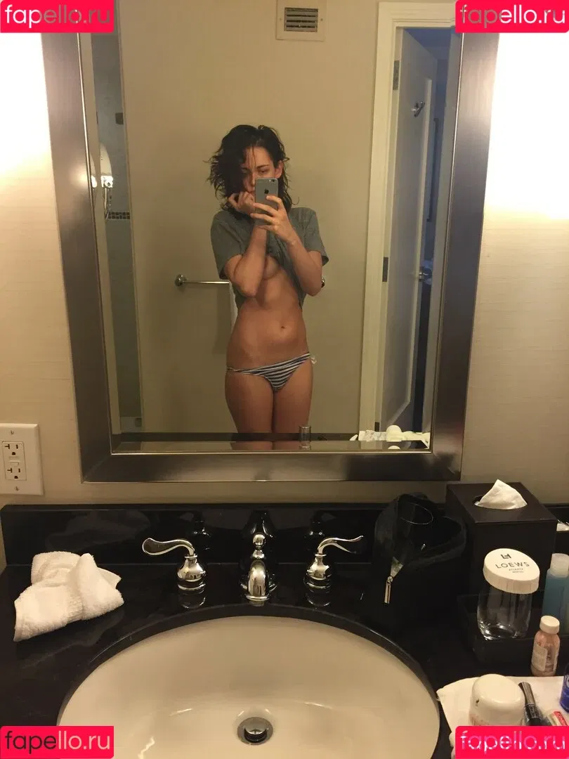 Kristen Stewart / kristenstewart / kristenstewartx Onlyfans Photo Gallery 