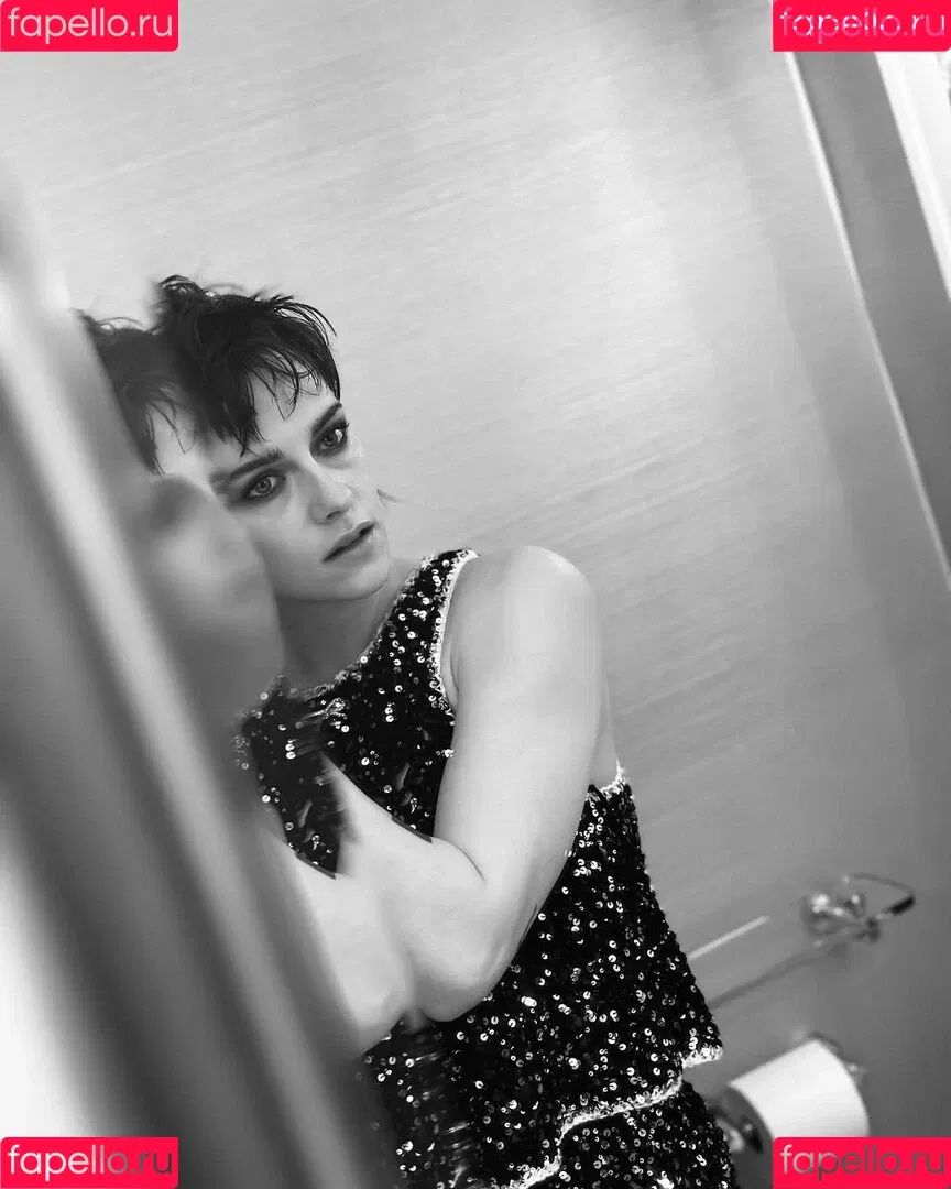 Kristen Stewart / kristenstewart / kristenstewartx Onlyfans Photo Gallery 