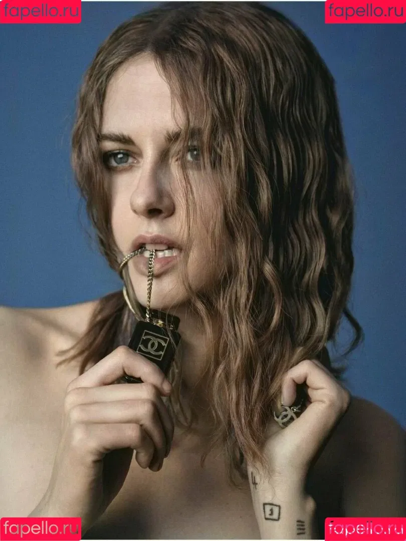Kristen Stewart / kristenstewart / kristenstewartx Onlyfans Photo Gallery 