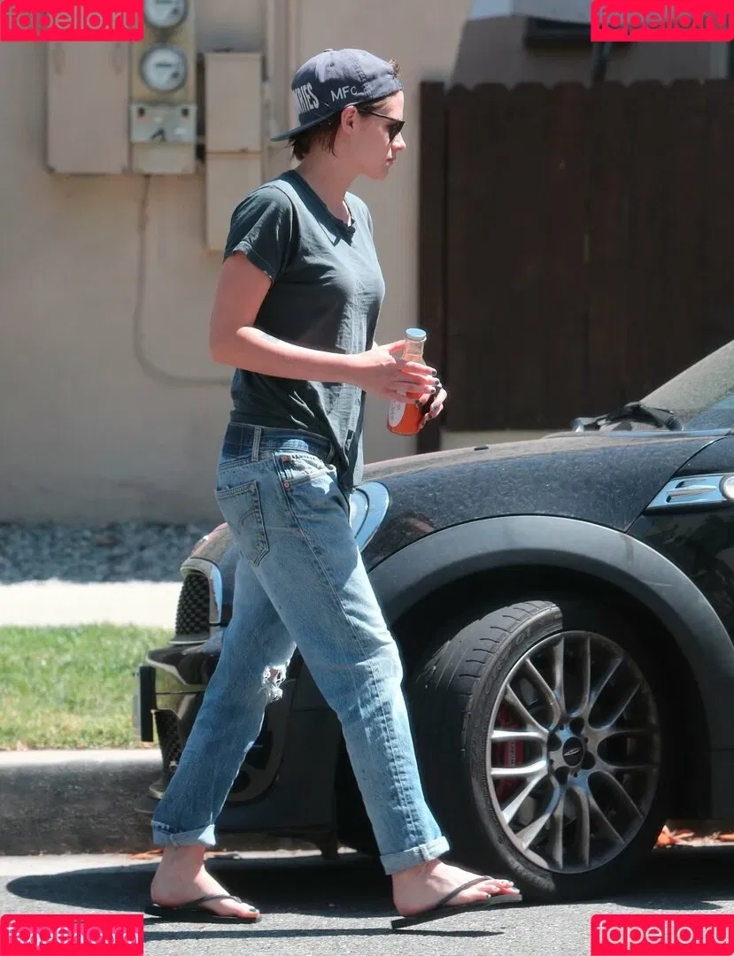Kristen Stewart / kristenstewart / kristenstewartx Onlyfans Photo Gallery 