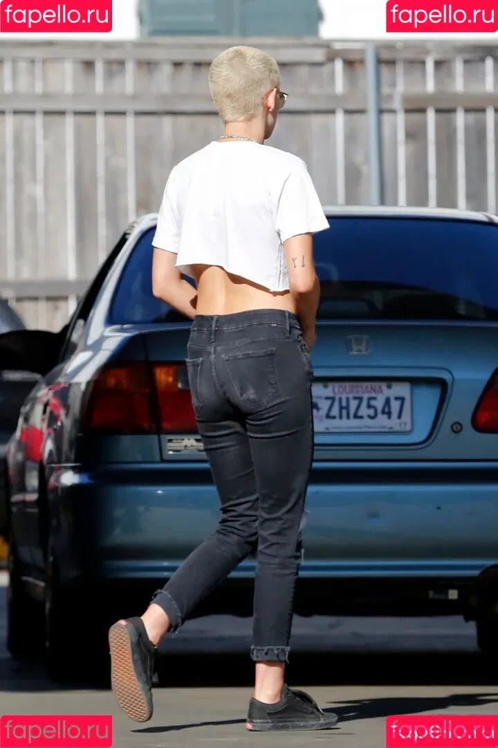 Kristen Stewart / kristenstewart / kristenstewartx Onlyfans Photo Gallery 