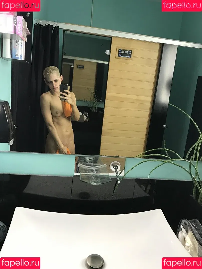 Kristen Stewart / kristenstewart / kristenstewartx Onlyfans Photo Gallery 