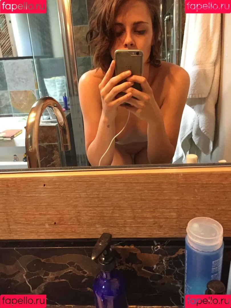 Kristen Stewart / kristenstewart / kristenstewartx Onlyfans Photo Gallery 