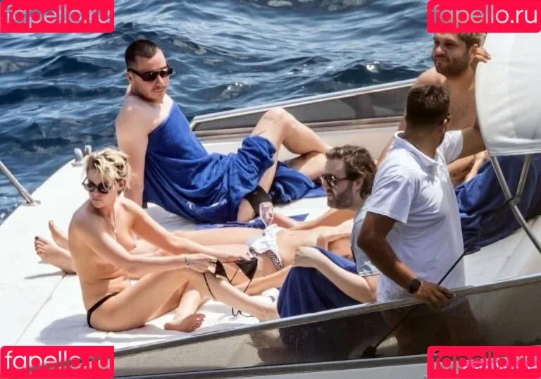 Kristen Stewart / kristenstewart / kristenstewartx Onlyfans Photo Gallery 