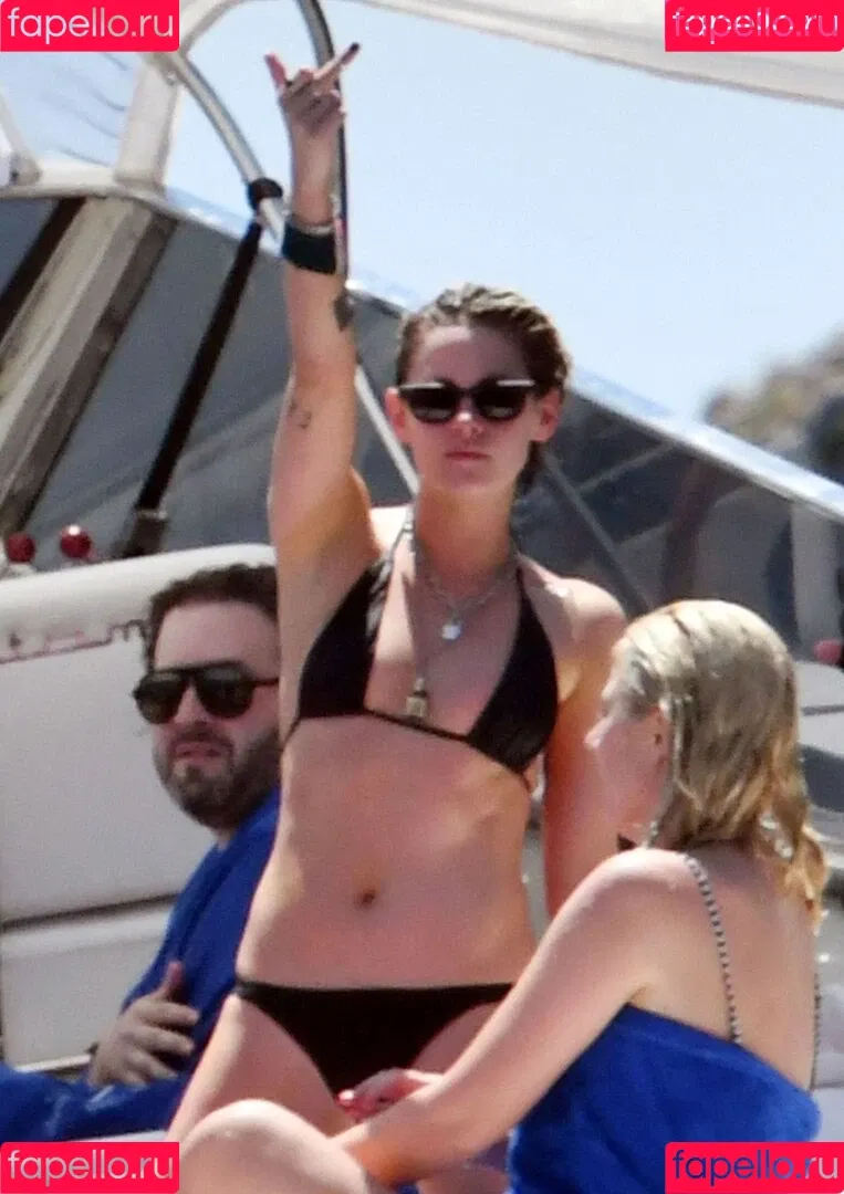 Kristen Stewart / kristenstewart / kristenstewartx Onlyfans Photo Gallery 