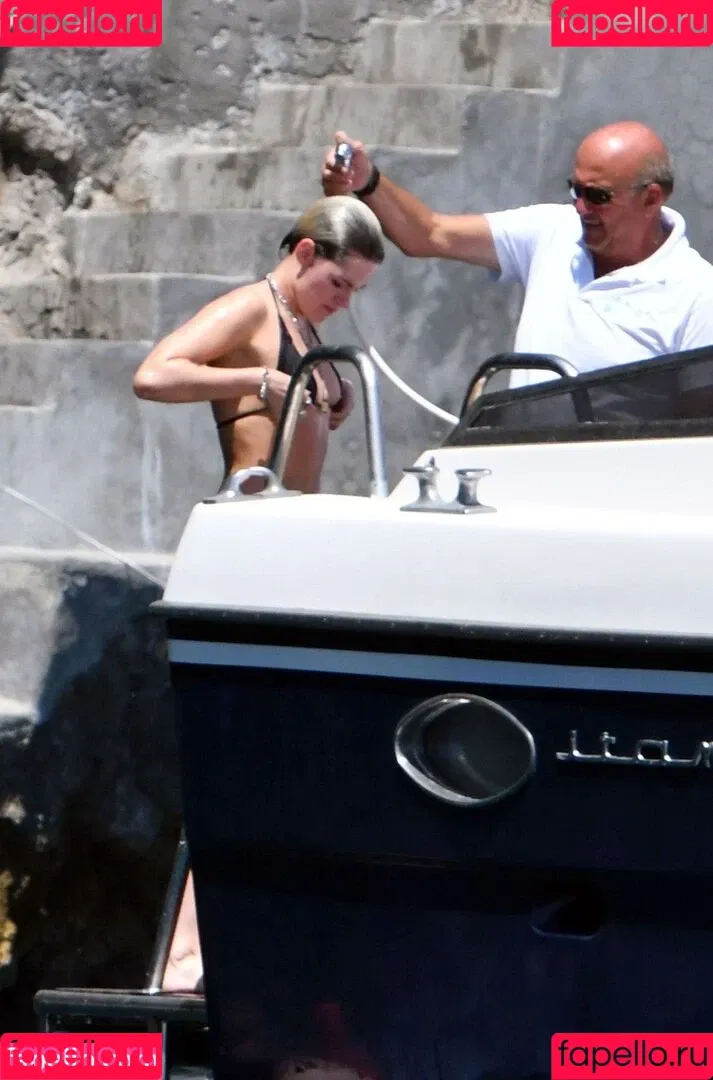 Kristen Stewart / kristenstewart / kristenstewartx Onlyfans Photo Gallery 