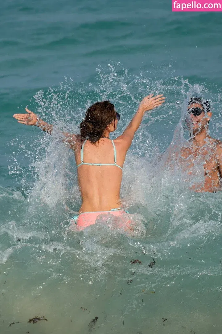 Haley Kalil / haleyybaylee Onlyfans Photo Gallery 