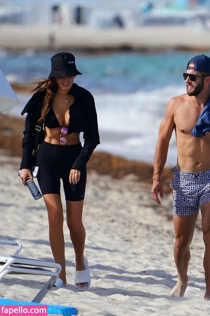 Haley Kalil / haleyybaylee Onlyfans Photo Gallery 