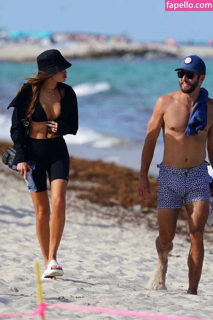 Haley Kalil / haleyybaylee Onlyfans Photo Gallery 