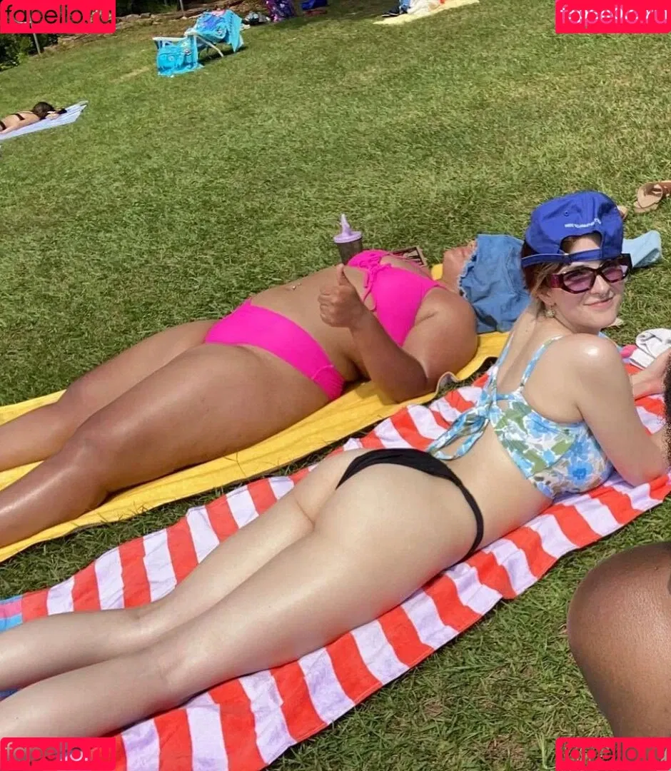 Riley F / rileyfig / rileyfox420 Onlyfans Photo Gallery 