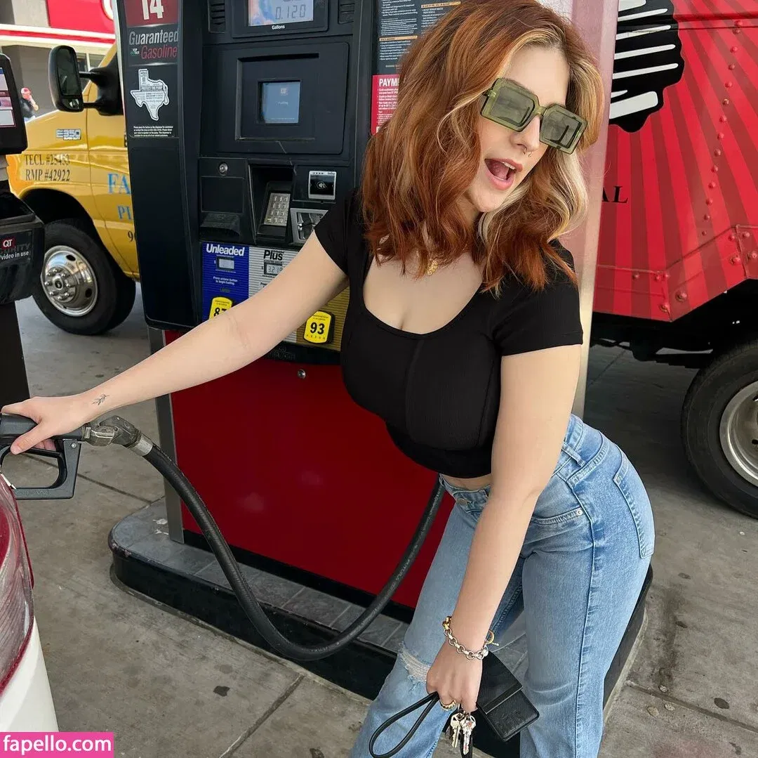 Riley F / rileyfig / rileyfox420 Onlyfans Photo Gallery 