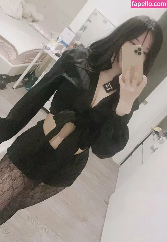 ploy.69 / ploy69 Onlyfans Photo Gallery 