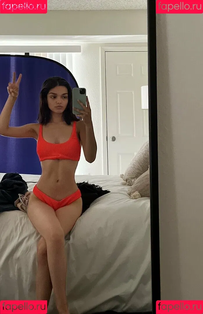 Rachel Zegler / rachelzegler / rachmariexoxo Onlyfans Photo Gallery 