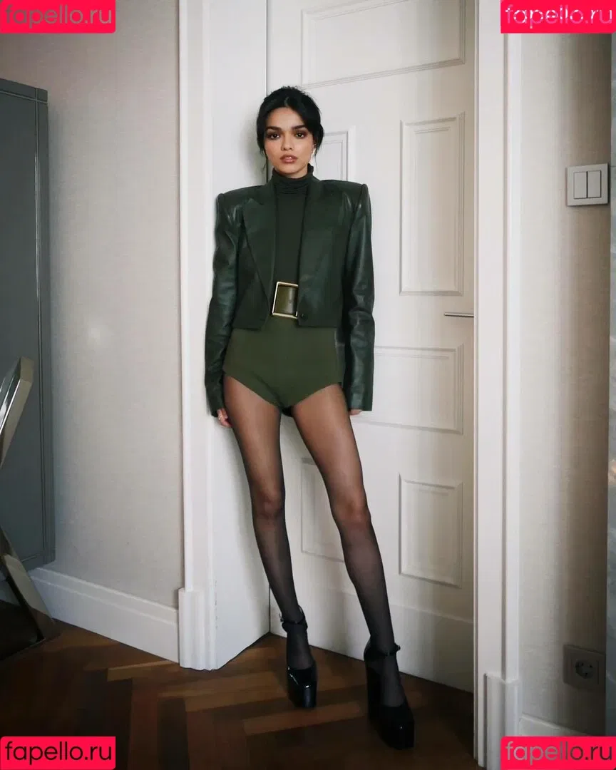 Rachel Zegler / rachelzegler / rachmariexoxo Onlyfans Photo Gallery 
