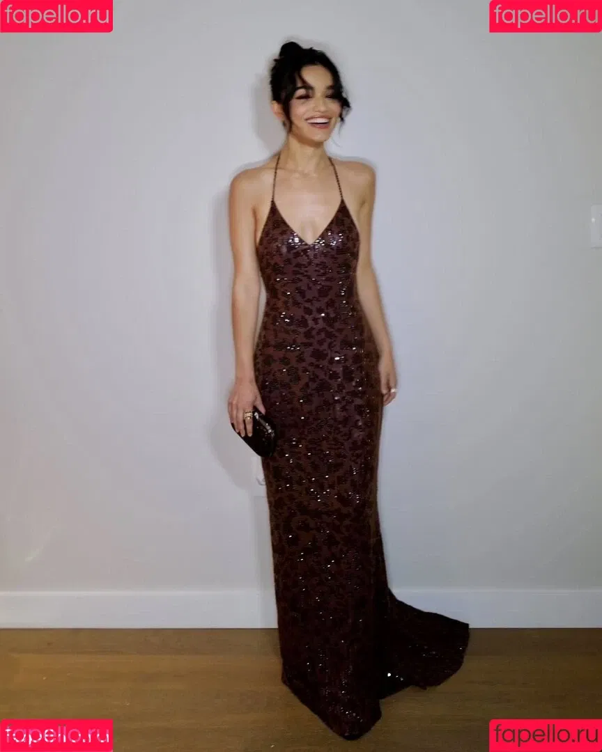 Rachel Zegler / rachelzegler / rachmariexoxo Onlyfans Photo Gallery 