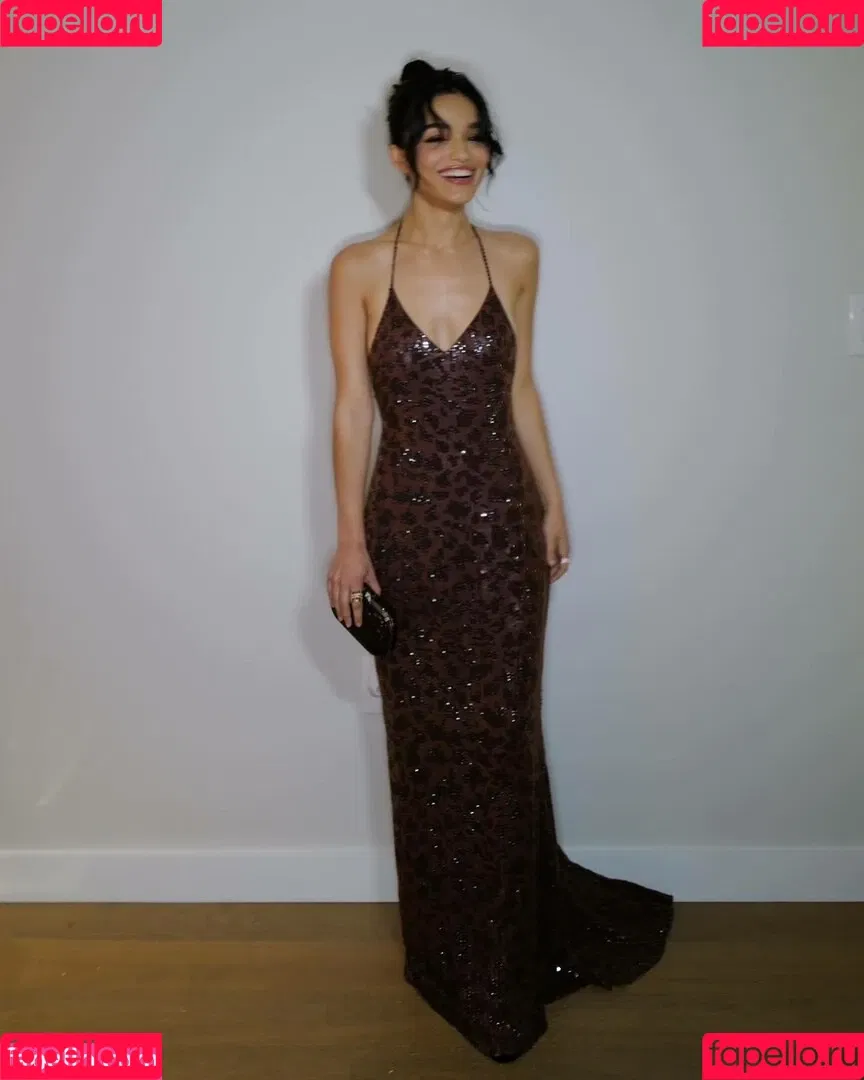 Rachel Zegler / rachelzegler / rachmariexoxo Onlyfans Photo Gallery 