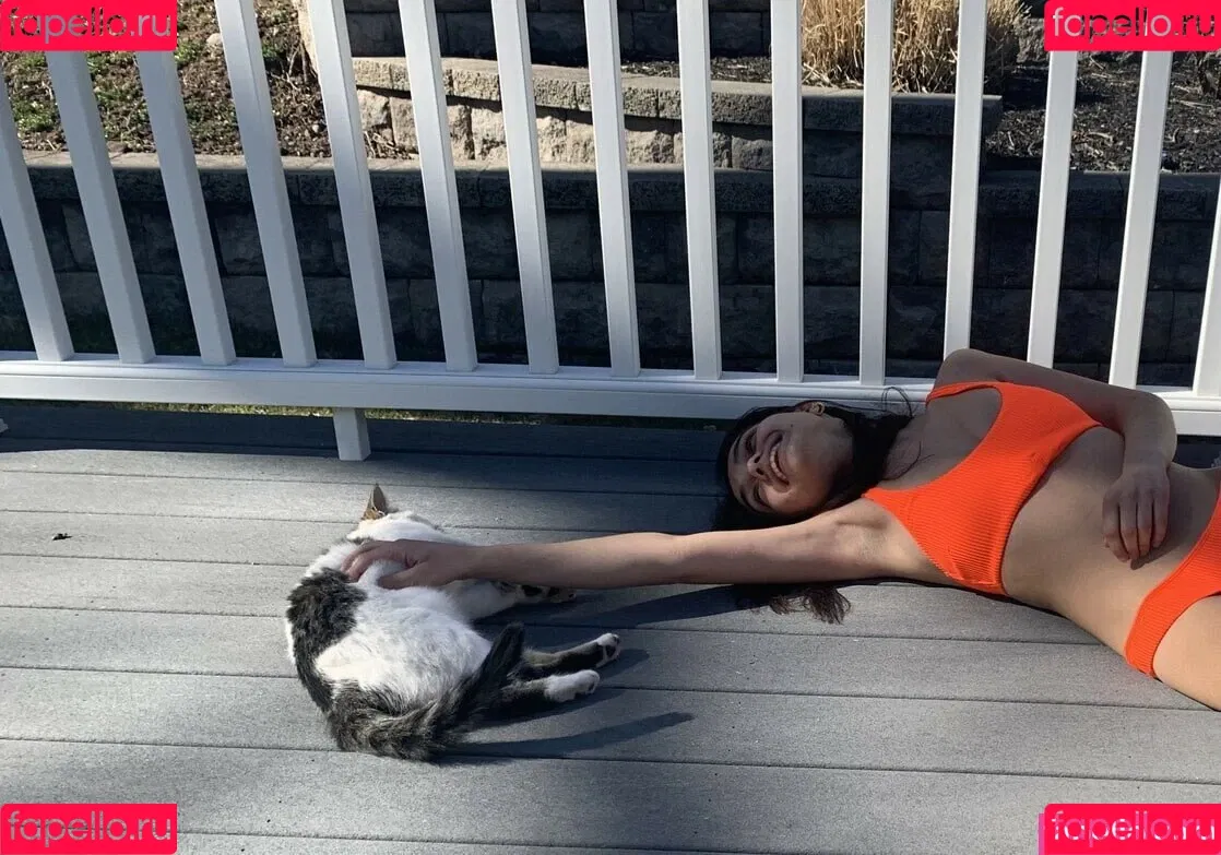 Rachel Zegler / rachelzegler / rachmariexoxo Onlyfans Photo Gallery 