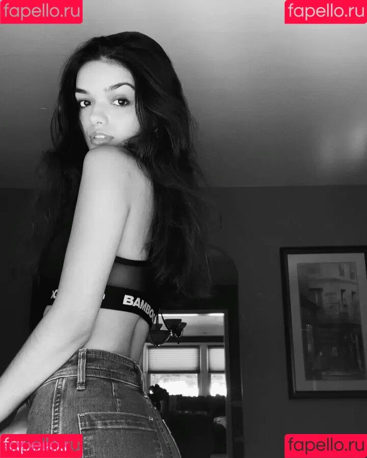 Rachel Zegler / rachelzegler / rachmariexoxo Onlyfans Photo Gallery 