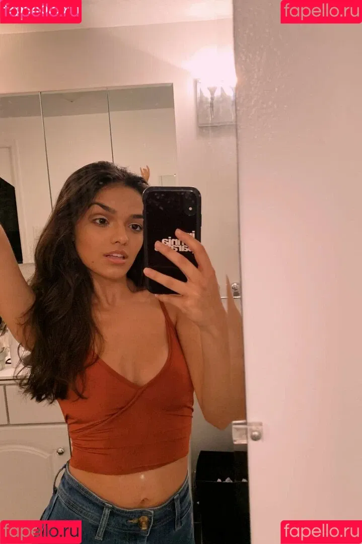 Rachel Zegler / rachelzegler / rachmariexoxo Onlyfans Photo Gallery 