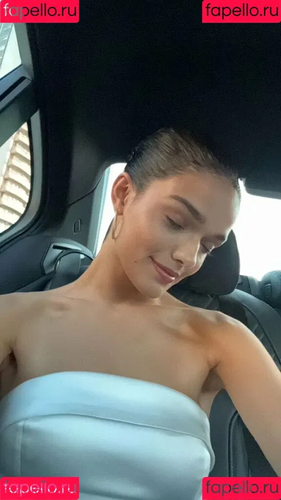 Rachel Zegler / rachelzegler / rachmariexoxo Onlyfans Photo Gallery 