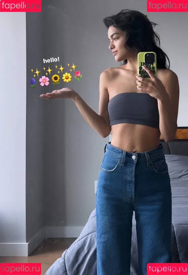 Rachel Zegler / rachelzegler / rachmariexoxo Onlyfans Photo Gallery 
