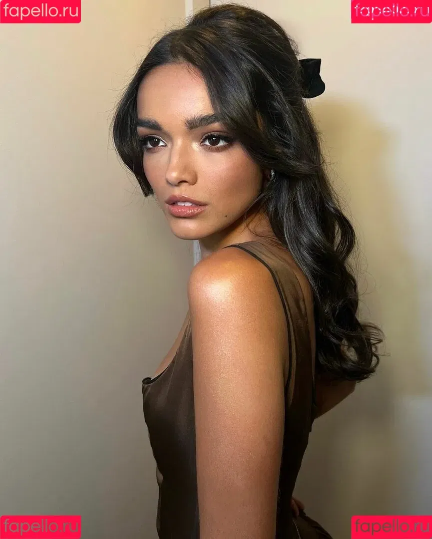 Rachel Zegler / rachelzegler / rachmariexoxo Onlyfans Photo Gallery 