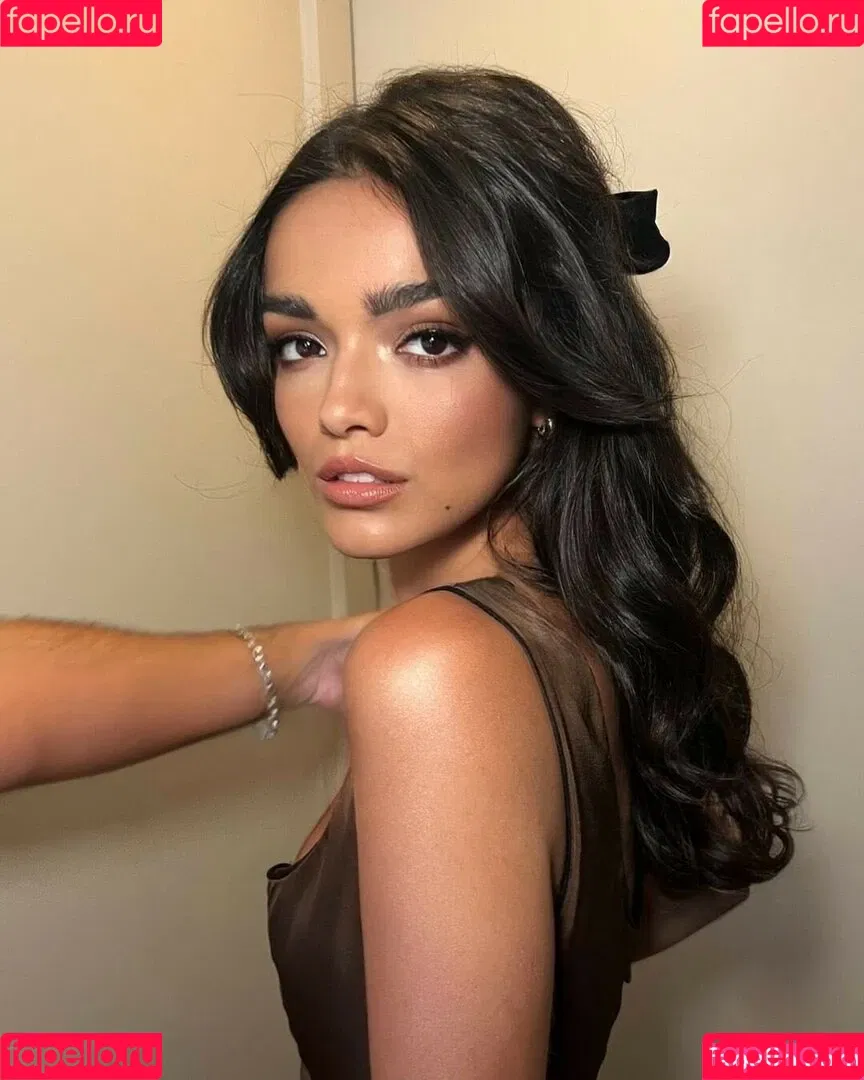 Rachel Zegler / rachelzegler / rachmariexoxo Onlyfans Photo Gallery 