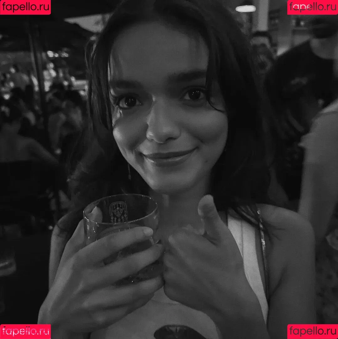 Rachel Zegler / rachelzegler / rachmariexoxo Onlyfans Photo Gallery 
