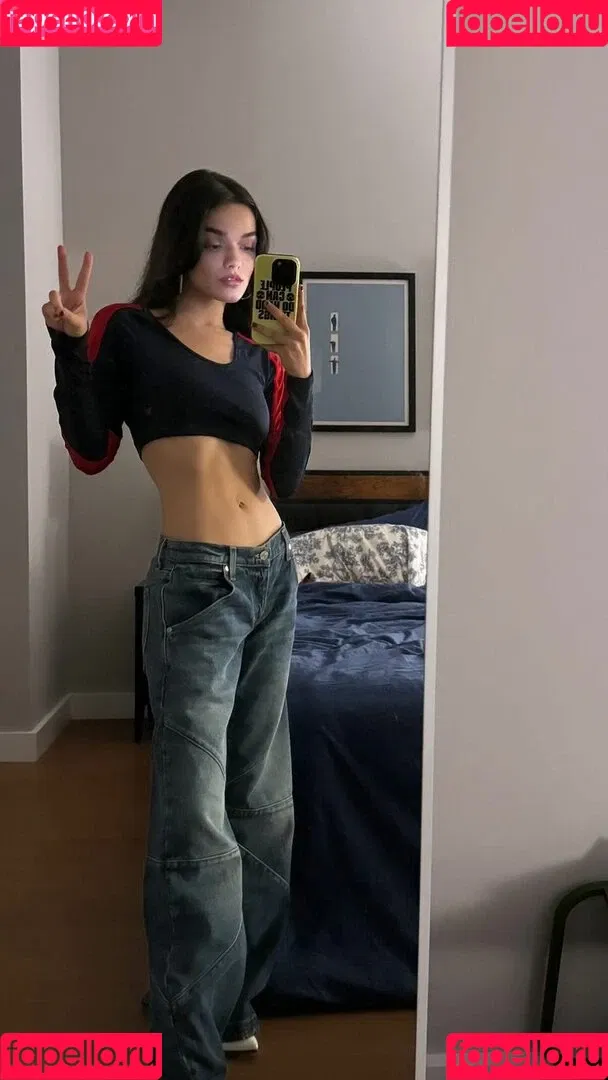 Rachel Zegler / rachelzegler / rachmariexoxo Onlyfans Photo Gallery 