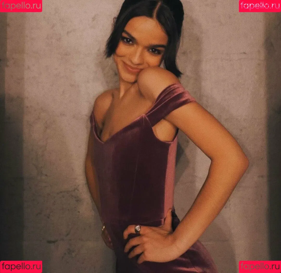 Rachel Zegler / rachelzegler / rachmariexoxo Onlyfans Photo Gallery 