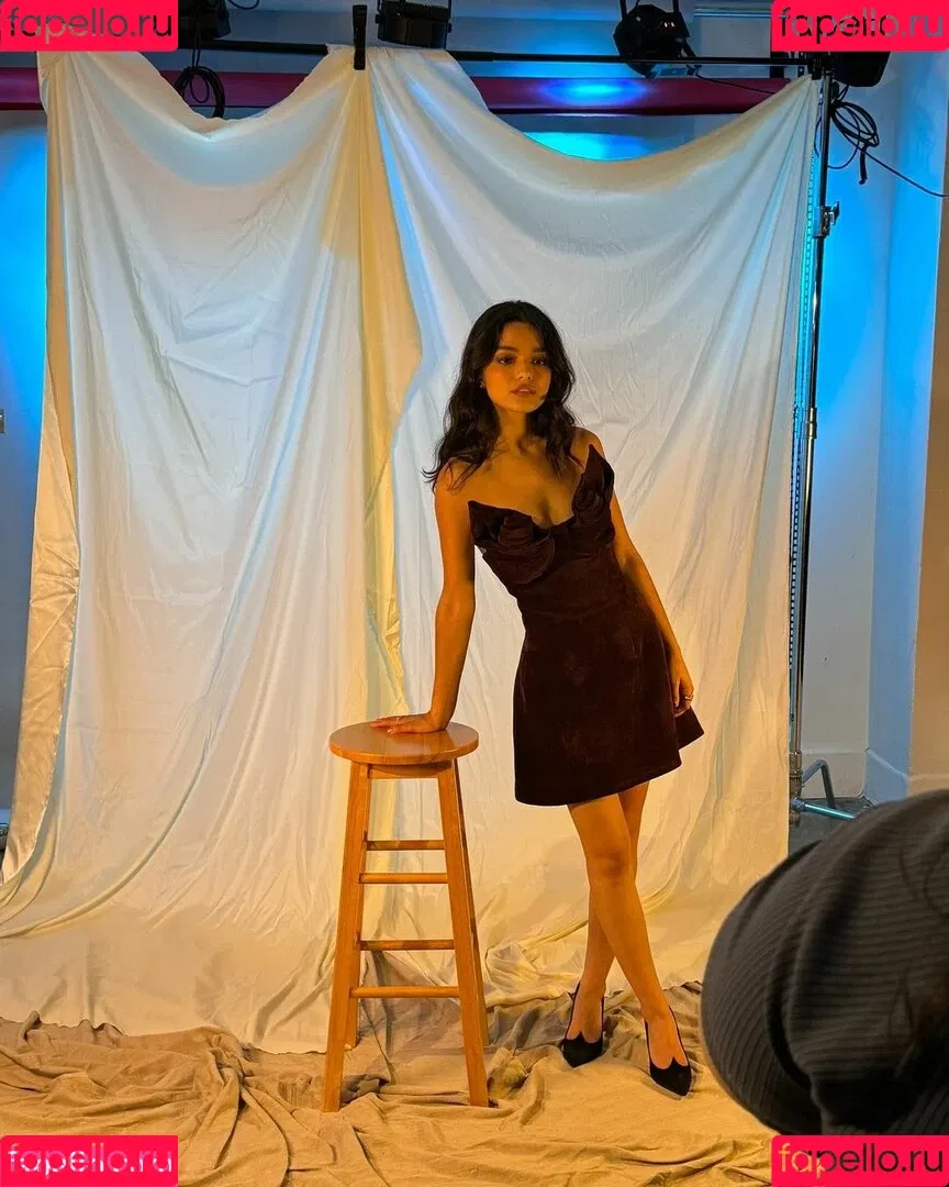 Rachel Zegler / rachelzegler / rachmariexoxo Onlyfans Photo Gallery 