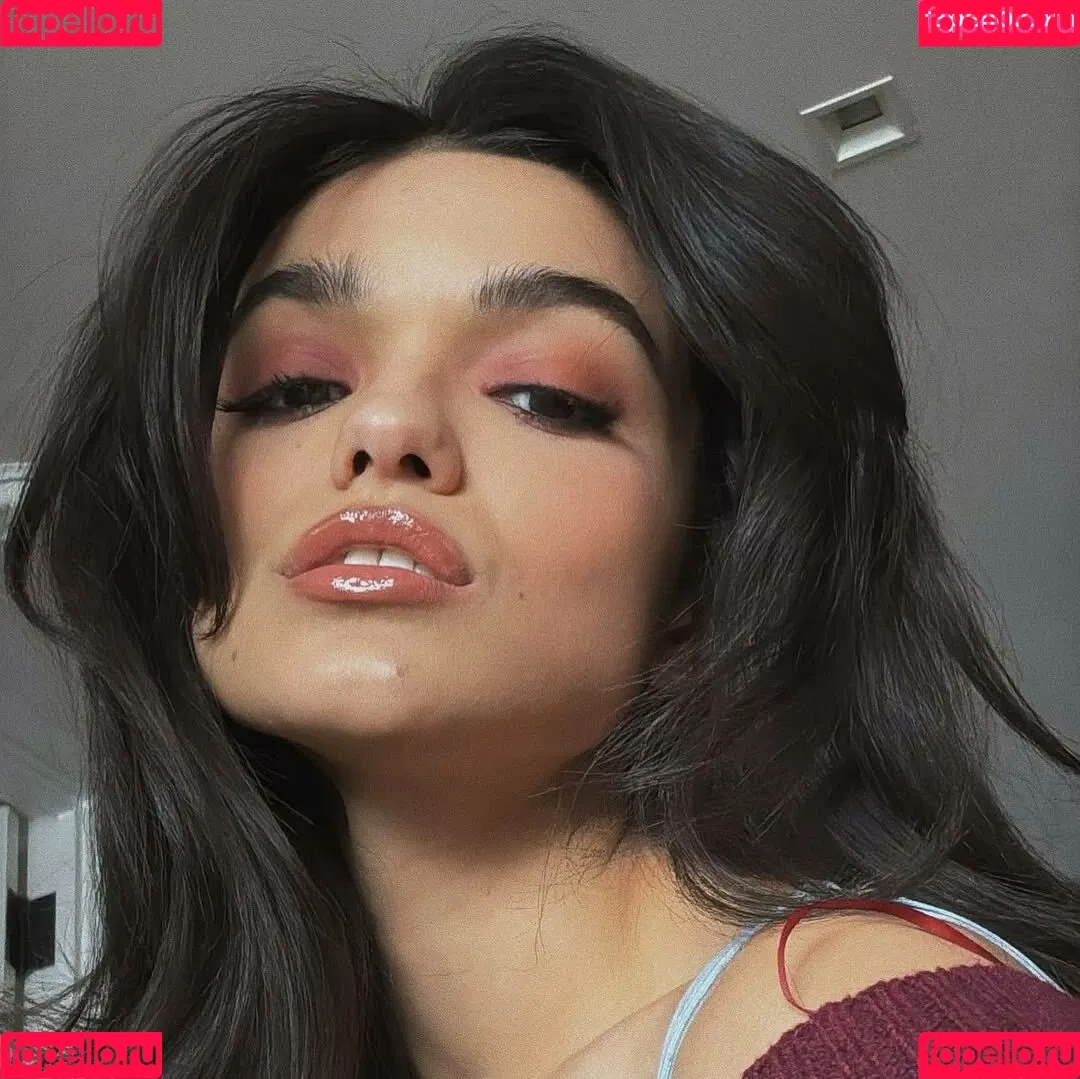 Rachel Zegler / rachelzegler / rachmariexoxo Onlyfans Photo Gallery 